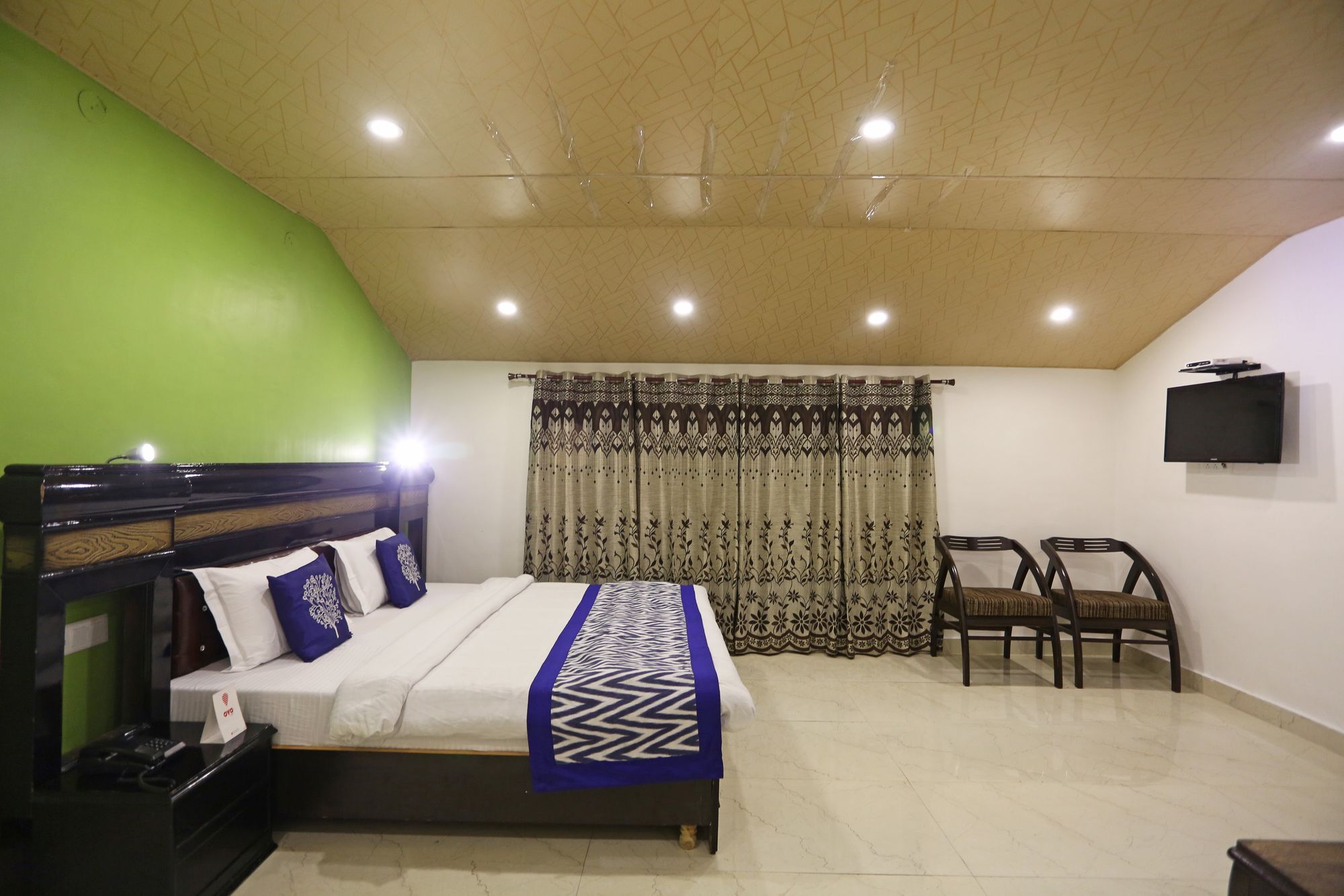 Oyo 6517 Satyam International Hotel Далхаузи Екстериор снимка