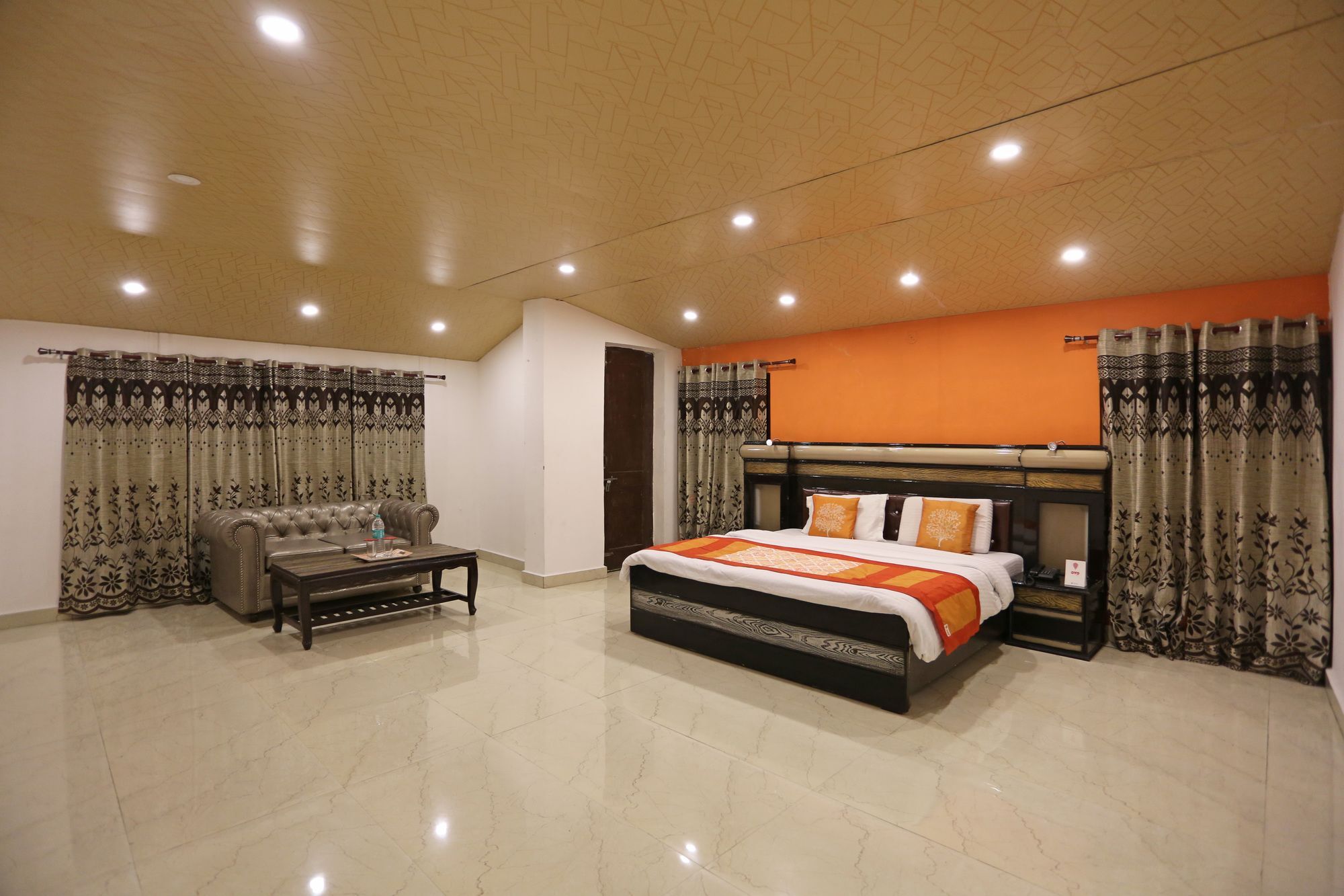 Oyo 6517 Satyam International Hotel Далхаузи Екстериор снимка